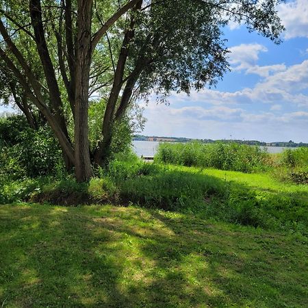 Domek Nad Jeziorem Przy Lini Brzegowej Gorowychy, Pomorze Kültér fotó