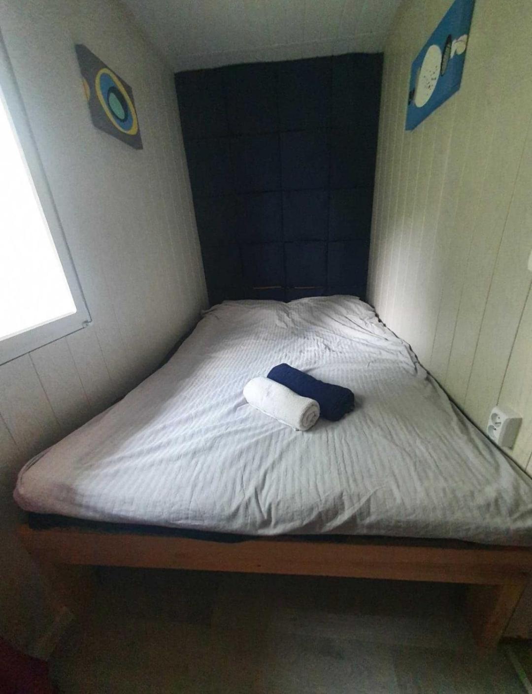 Domek Nad Jeziorem Przy Lini Brzegowej Gorowychy, Pomorze Kültér fotó